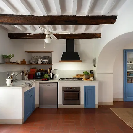 Villa Delle Silerchie 10, Emma *